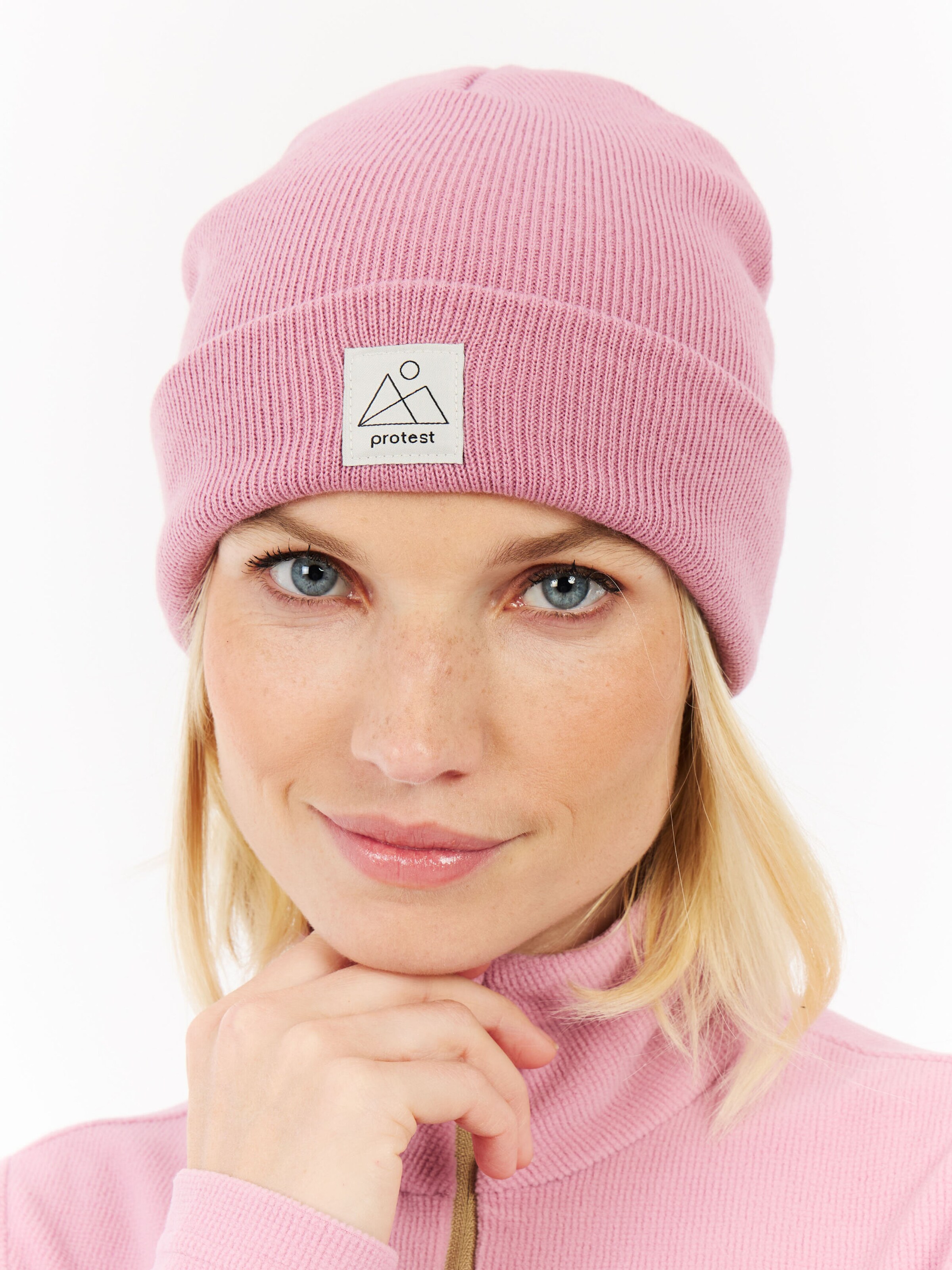 PROTEST Mütze 'PRTPri'‌‌‌‌‌ in Pink: Vorderseite