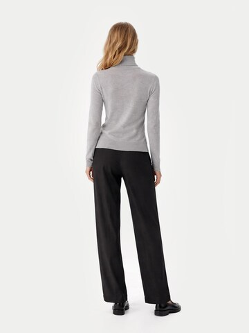 GOBI Cashmere Tröja 'Women's Timeless Cashmere Turtleneck Sweater' i grå