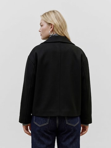 Giacca di mezza stagione 'VMCVinceline' di Vero Moda Curve in nero