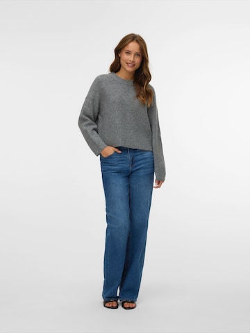 VERO MODA Svetr 'VMBang' – šedá