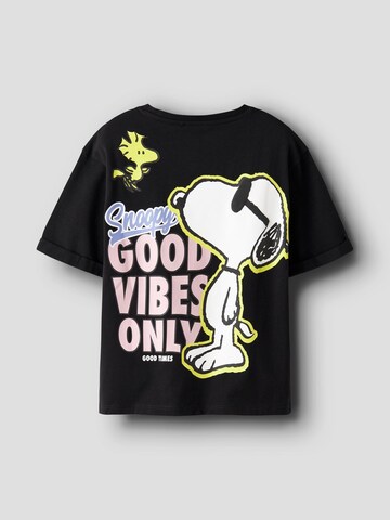 NAME IT - Camiseta 'Snoopy' en negro