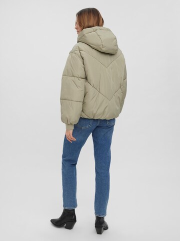 VERO MODA - Chaqueta de invierno 'Beverly' en gris