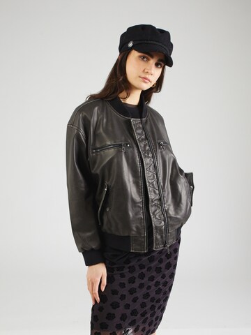 ONLY Between-Season Jacket 'HALLI' in Black