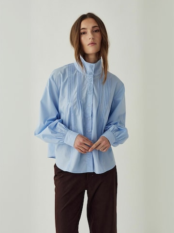 Tricou ' N-Maysyn ' de la Noella pe albastru: față