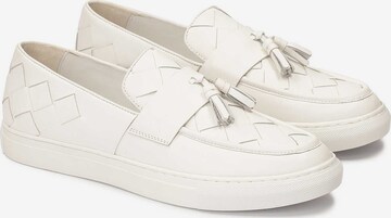 Chaussure basse Kazar en blanc