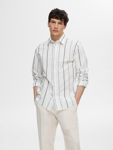 Coupe slim Chemise SELECTED HOMME en beige : devant