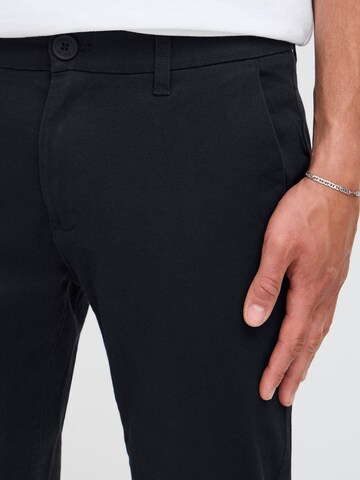 !Solid - regular Pantalón chino ' SDCHASE ' en negro