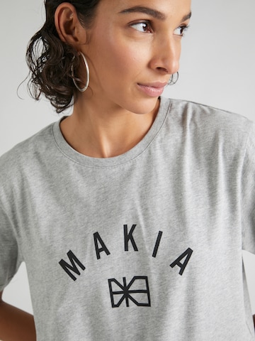 MAKIA - Camiseta en gris