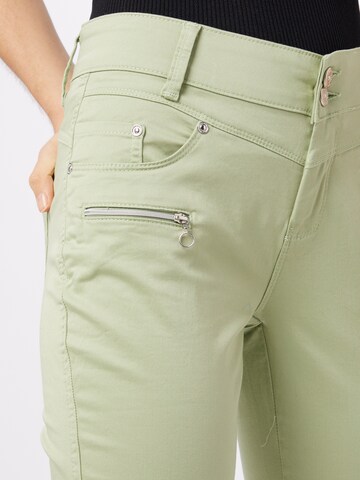 Coupe slim Pantalon 'Yulius' STREET ONE en vert