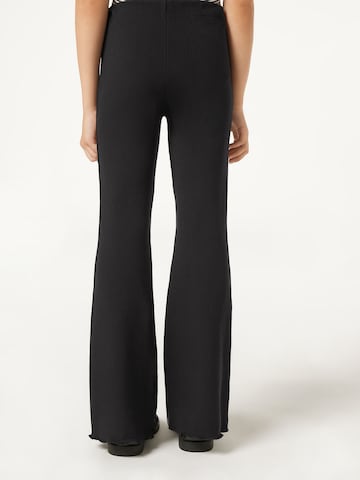 CALZEDONIA Flared Leggings in Black