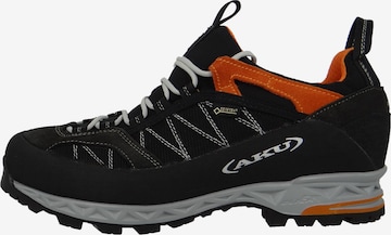 Chaussure à lacets 'Tengu GTX' AKU en noir : devant