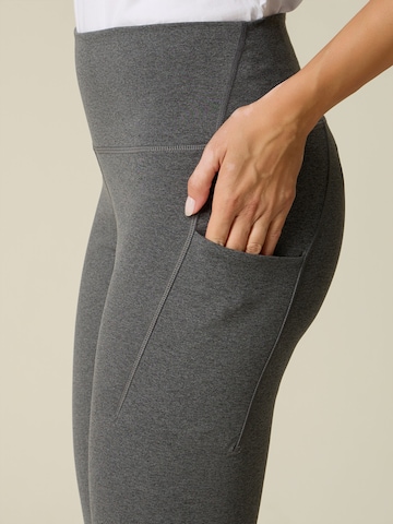Slimfit Pantaloni di oltre in grigio