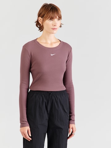 T-shirt Nike Sportswear en marron : devant