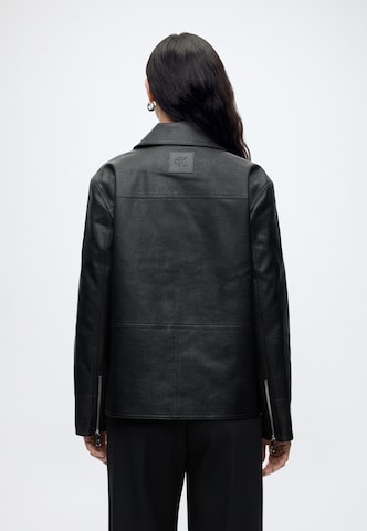 Geacă de primăvară-toamnă de la Calvin Klein Jeans pe negru