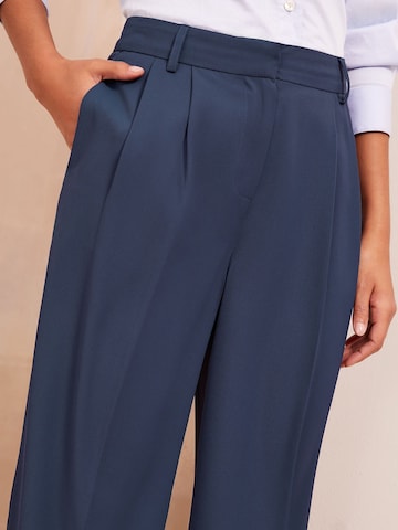 Friends Like These Wide Leg Bundfaltenhose in Blau