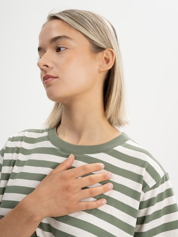 T-shirt 'DESNA' MELA en vert