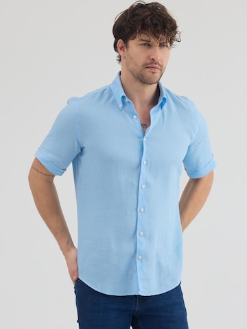 7Camicie Slim fit Zakelijk overhemd 'Leonardo Sport Linen Man Shirt Short Sleeve Light Blue' in Blauw