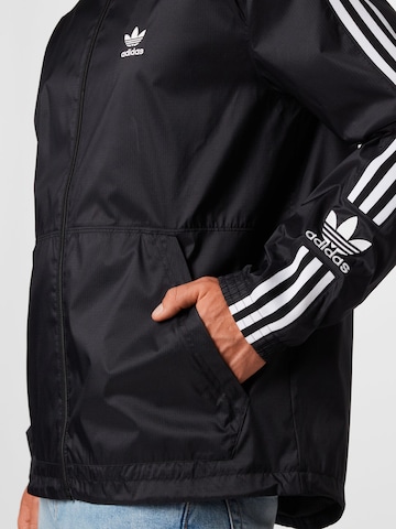 ADIDAS ORIGINALS Between-Season Jacket 'Adicolor Classics Lock Up' in Black