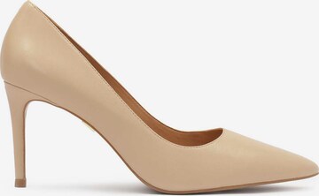 Kazar Pumps in Beige