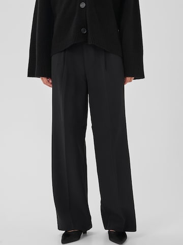 My Essential Wardrobe Свободный крой Плиссированные брюки в Черный: спереди