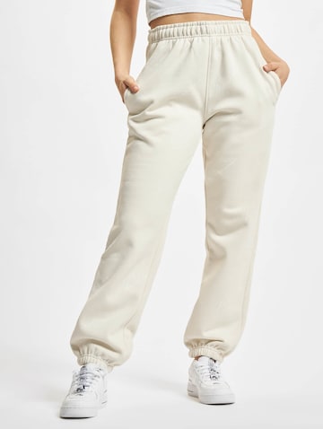 ROCAWEAR Tapered Pants 'Miami' in White: front