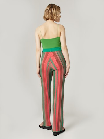 Guido Maria Kretschmer Women Дънки Bootcut Панталон 'Thea' в зелено: отзад