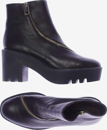 & Other Stories Dress Boots in 36 in Black: front