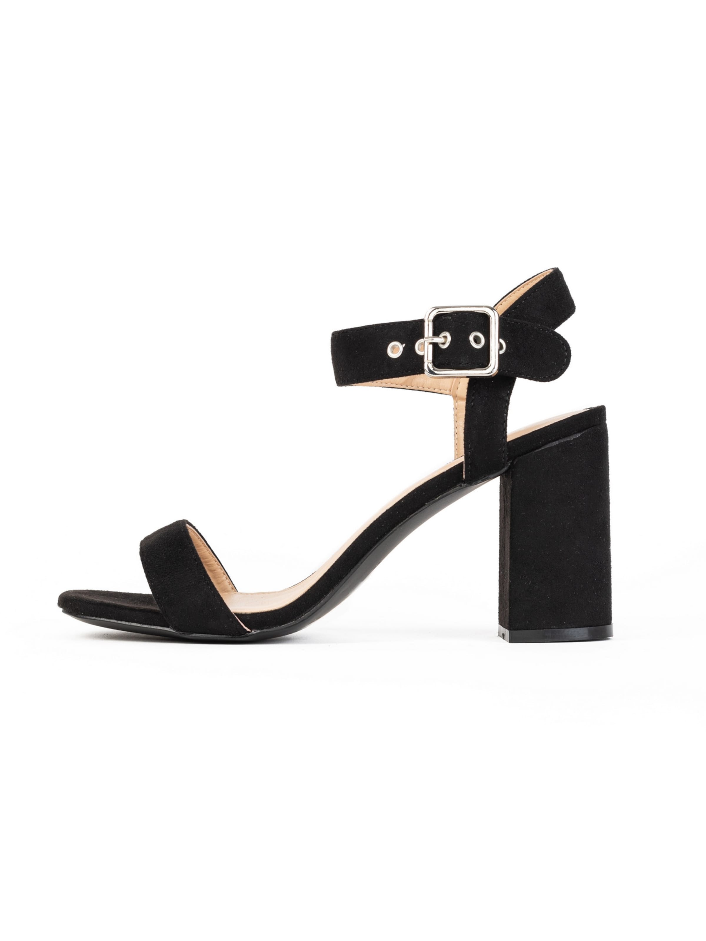 Sandalo con cinturino 'Chanay' di Celena in nero: frontale