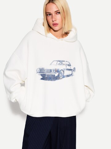 Bershka Mikina – bílá: přední strana