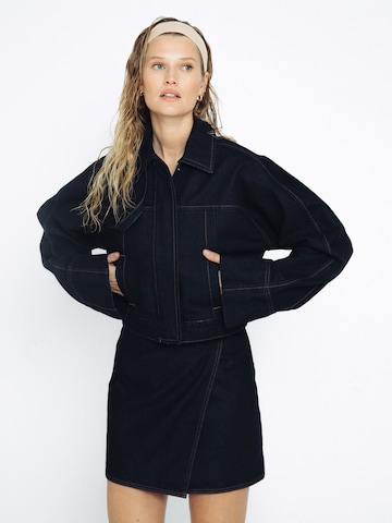 ABOUT YOU x Toni Garrn Between-Season Jacket 'Julia' in Blue