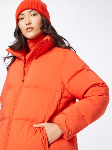 Manteau d’hiver Calvin Klein en orange