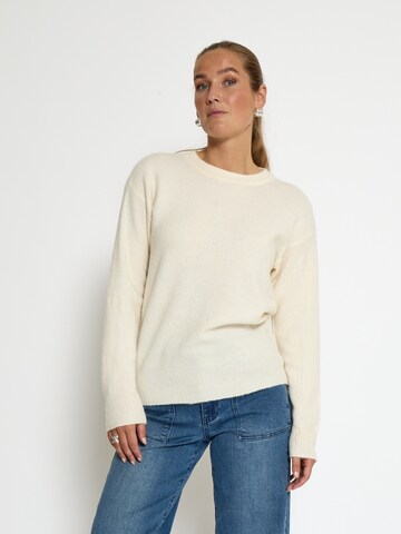 Pull-over 'Kate' Peppercorn en blanc : devant
