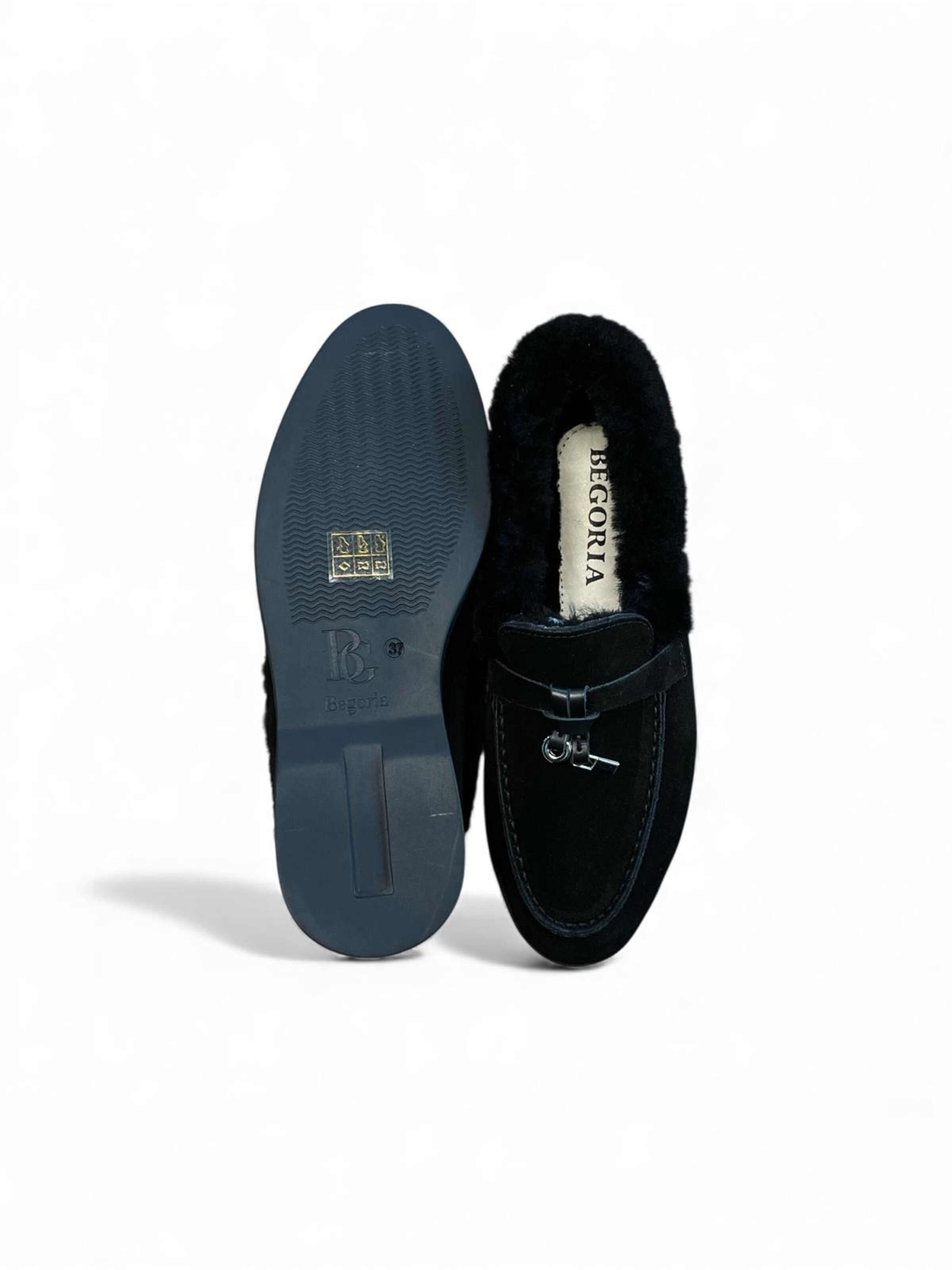 Begoria Slippers 'Suede' in Black