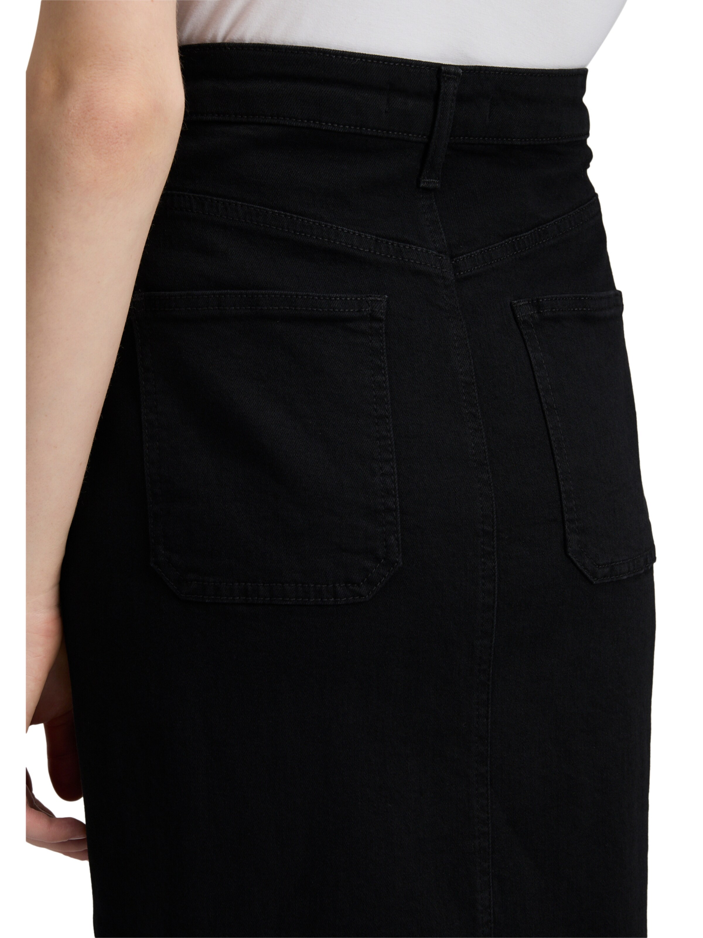 Betty Barclay Skirt in Black
