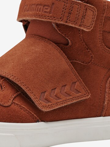 Hummel Sneaker in Braun