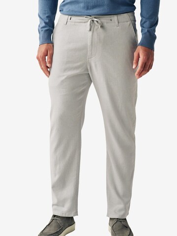 Regular Pantalon Next en gris : devant