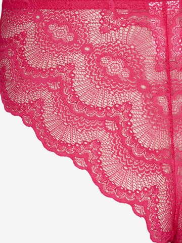 Slip 'LJULY' di Devoted by Zizzi in rosa