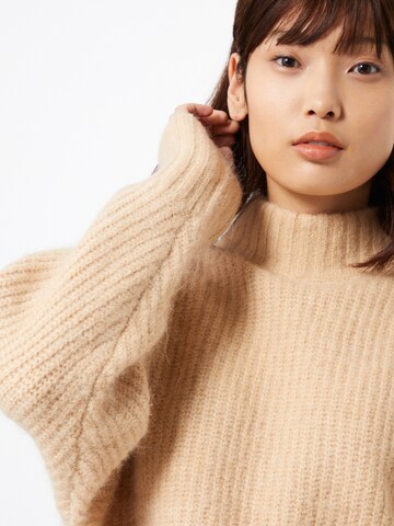 Gina Tricot Sweter 'Kira' w kolorze brązowy