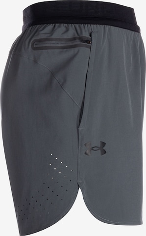 regular Pantaloni sportivi 'Peak Woven' di UNDER ARMOUR in grigio