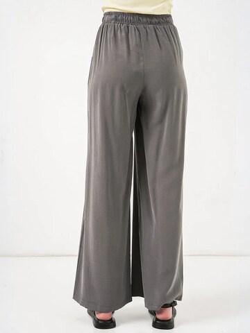 Wide leg Pantaloni di Bigdart in grigio