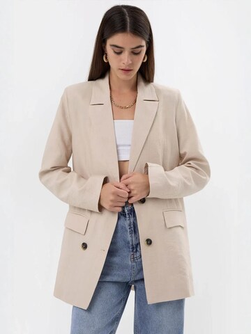 Hiccup Blazer in Beige