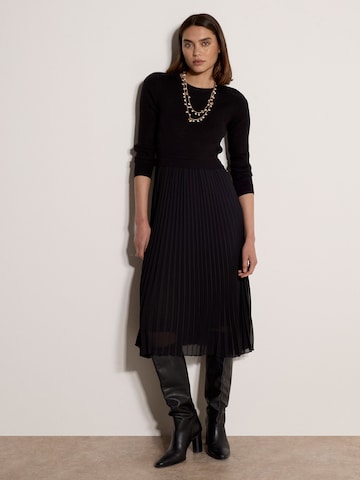 Robe ' ' Apricot en noir : devant