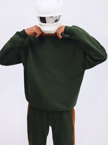 Smiles Sweatshirt 'Falk' in Green: front