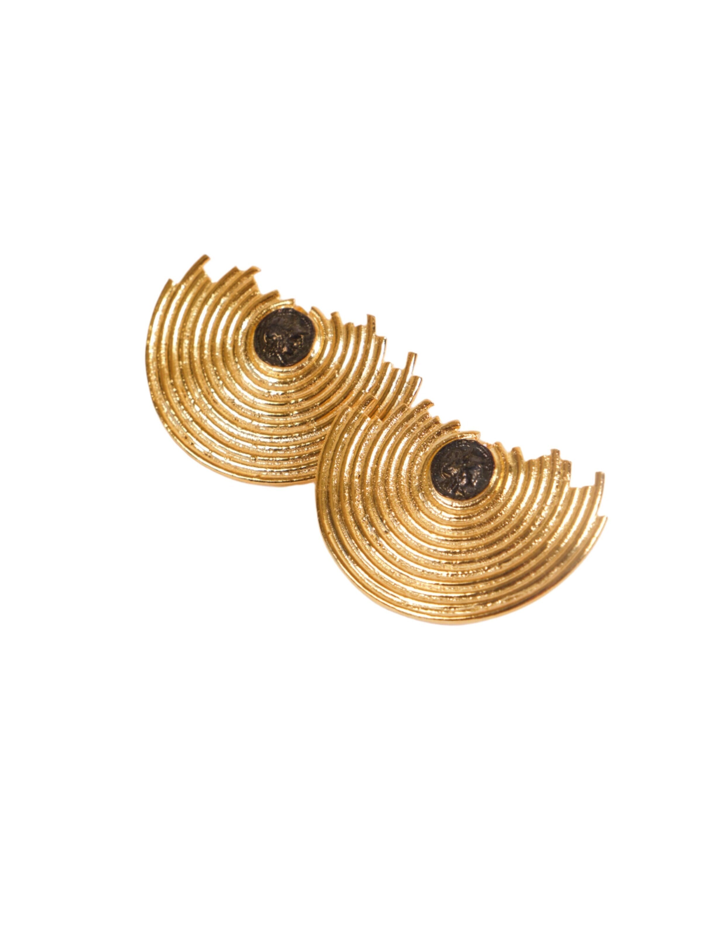 Boucles d'oreilles 'Byzantine' Les Reines en or : devant