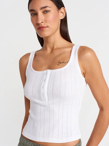 Dilvin - Blusa em branco: frente