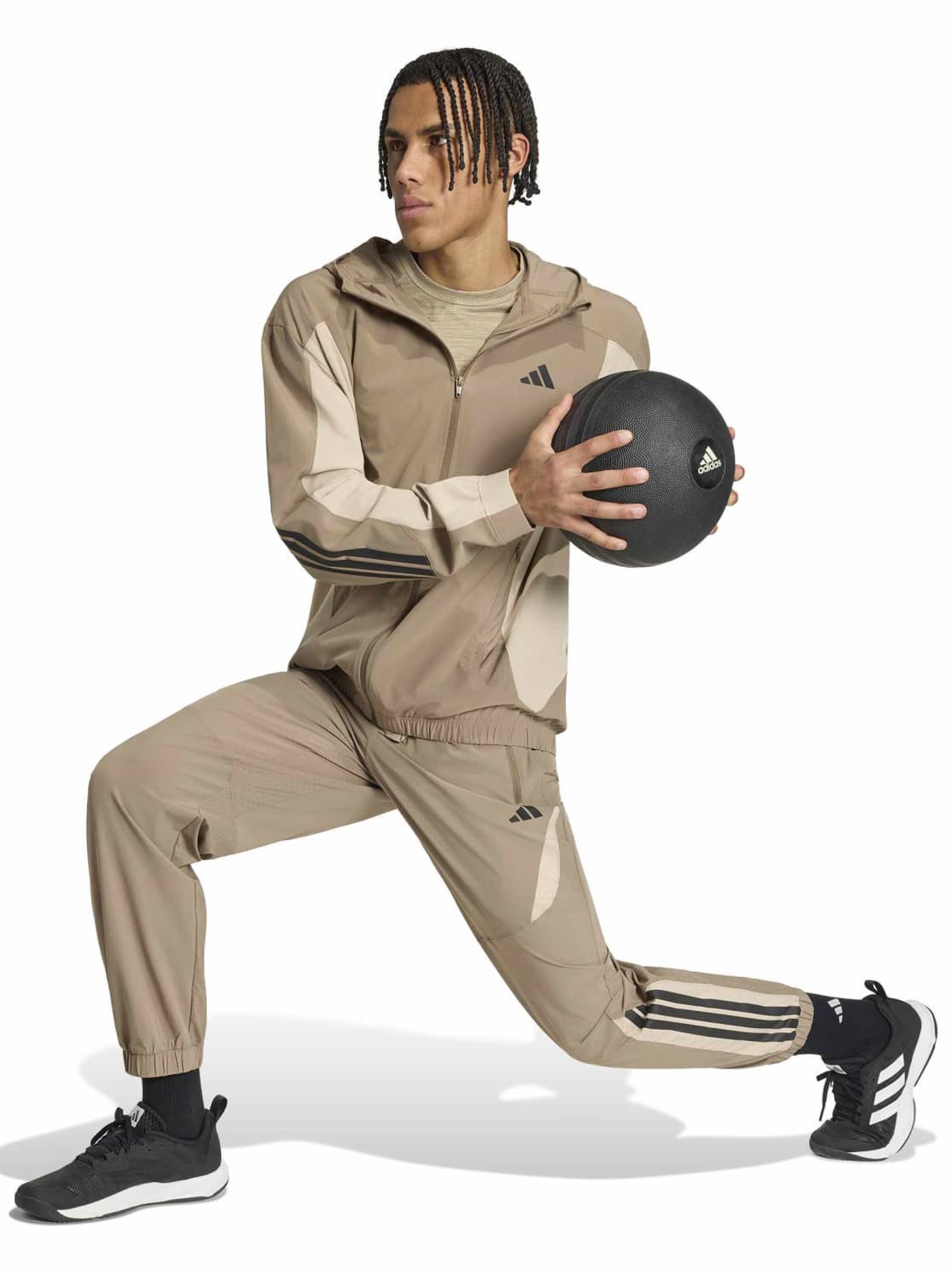 regular Pantaloni sportivi 'Essentials' di ADIDAS PERFORMANCE in verde