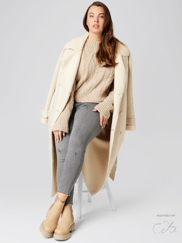 Pull-over 'Elena' Guido Maria Kretschmer Curvy en beige