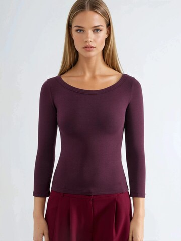 Busem Shirt in Red: front