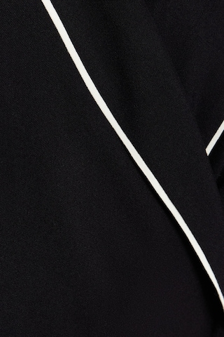 Pantaloni scurți de la Trendyol pe negru