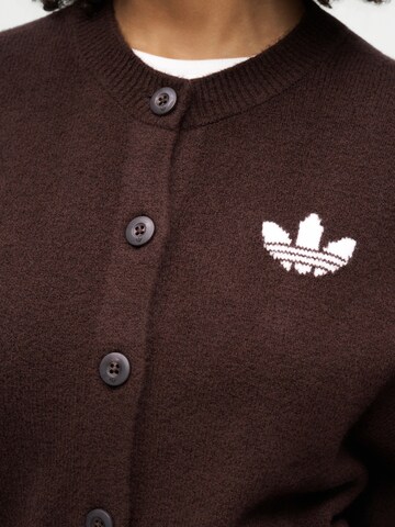 ADIDAS ORIGINALS - Casaco de malha 'Essentials' em castanho